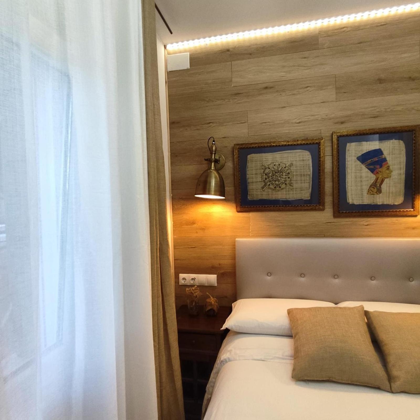 Private Rooms Barcellona Esterno foto