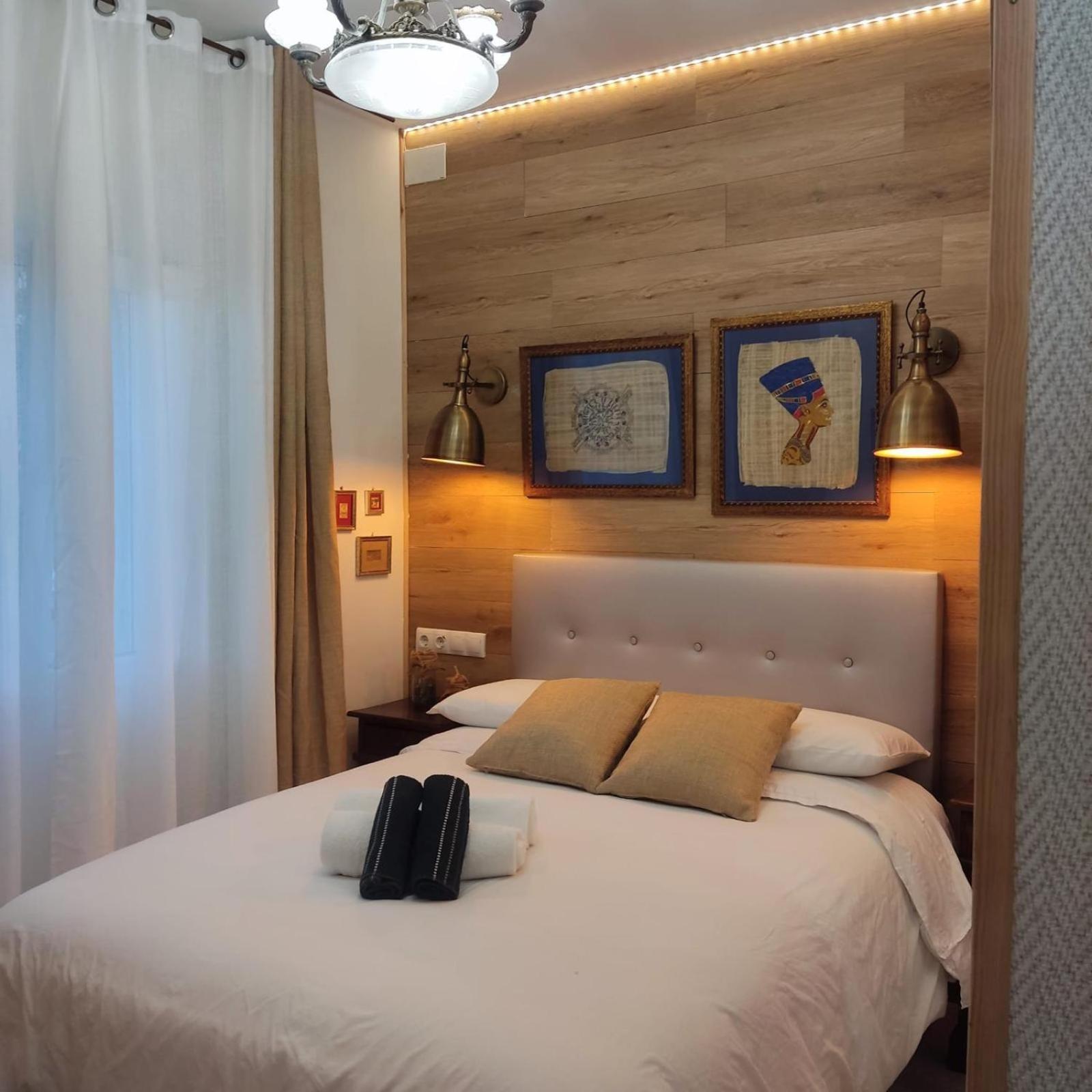 Private Rooms Barcellona Esterno foto