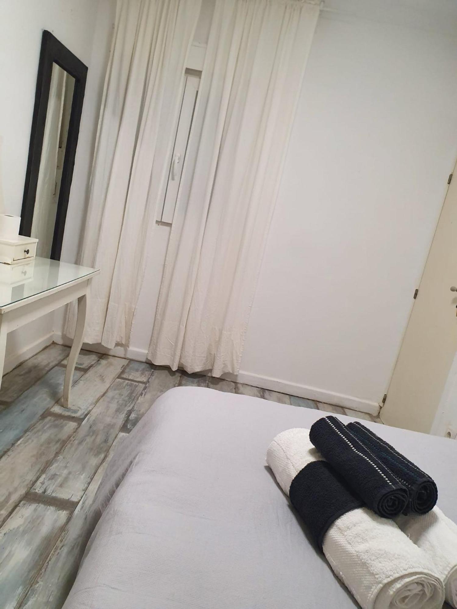 Private Rooms Barcellona Esterno foto